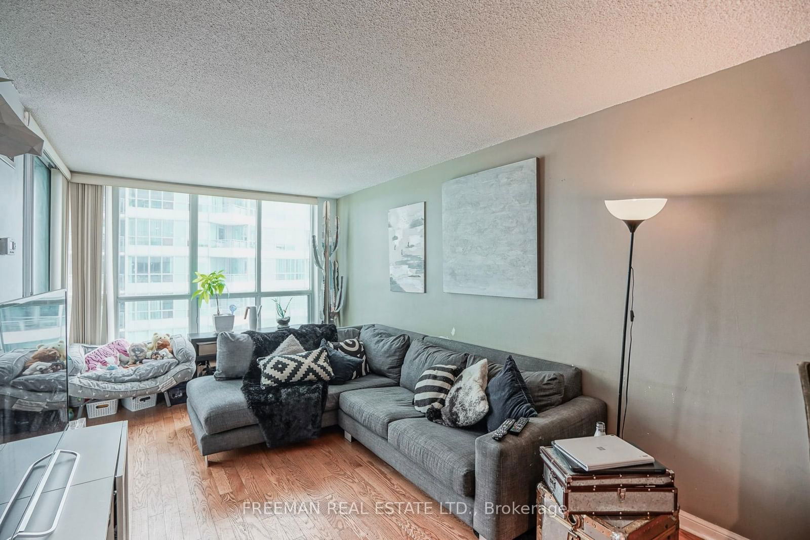 230 Queens Quay W, unit 620 for rent - image #12