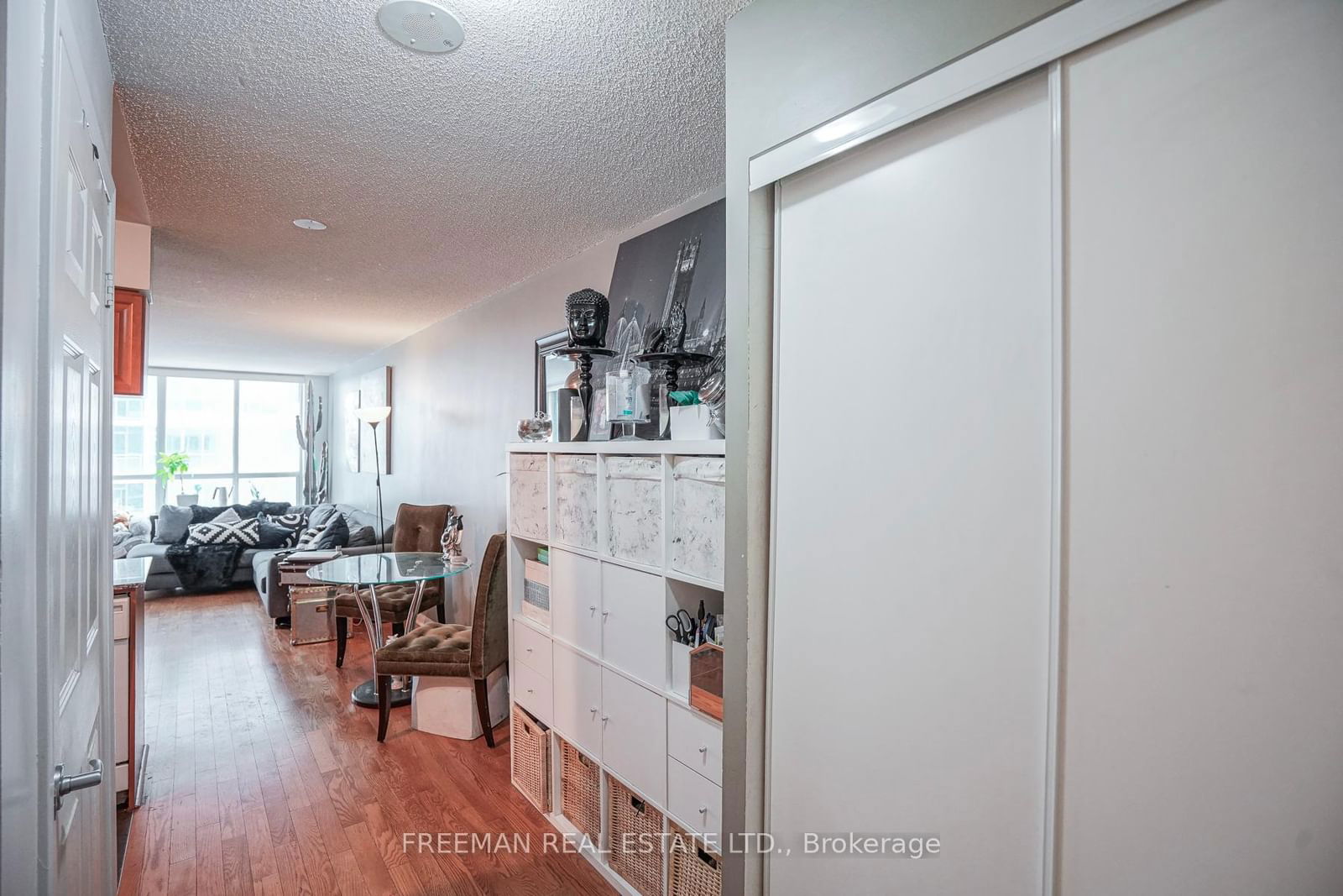 230 Queens Quay W, unit 620 for rent