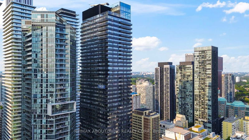 55 Charles St E, unit 3811 for rent