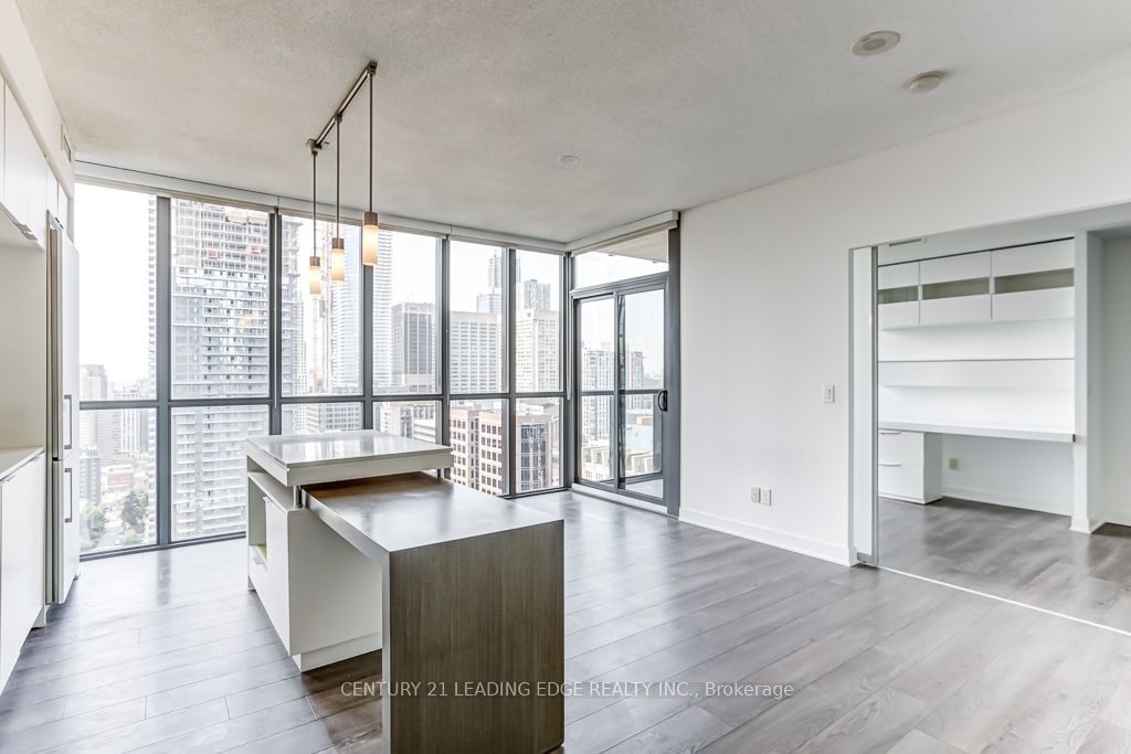 110 Charles St E, unit 2904 for rent - image #2