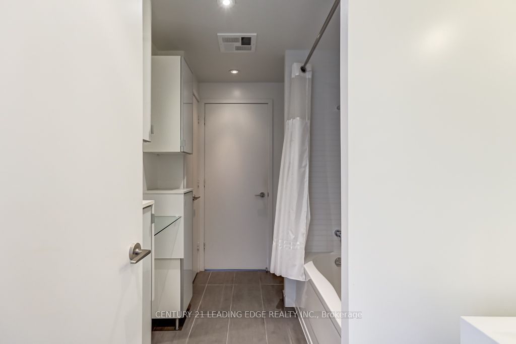 110 Charles St E, unit 2904 for rent - image #20