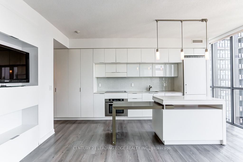 110 Charles St E, unit 2904 for rent - image #5