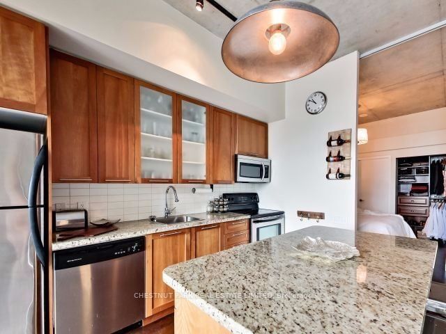 33 Mill St, unit 427 for rent - image #9