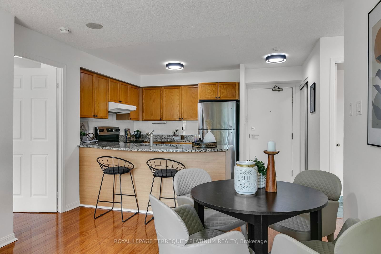 109 Front St E, unit 411 for sale