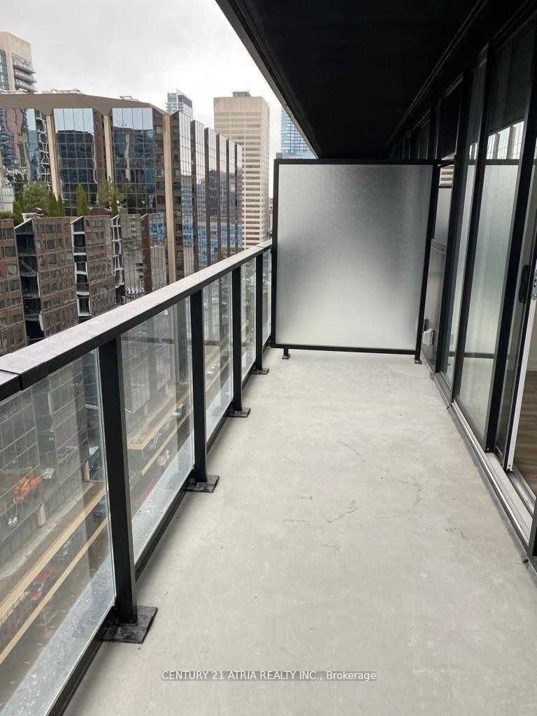 20 Edward St, unit 1005 for rent