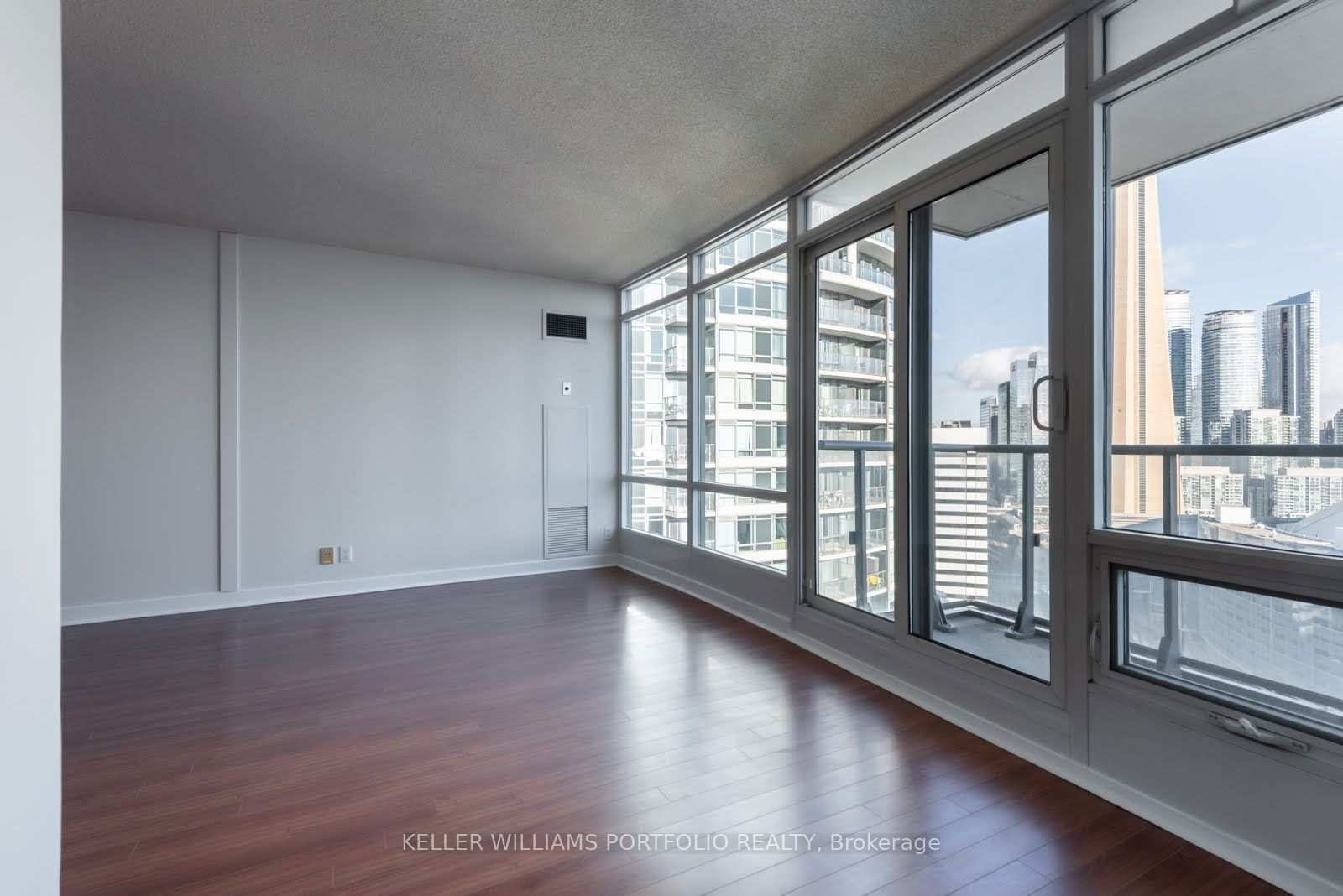 373 Front St W, unit 2907 for rent