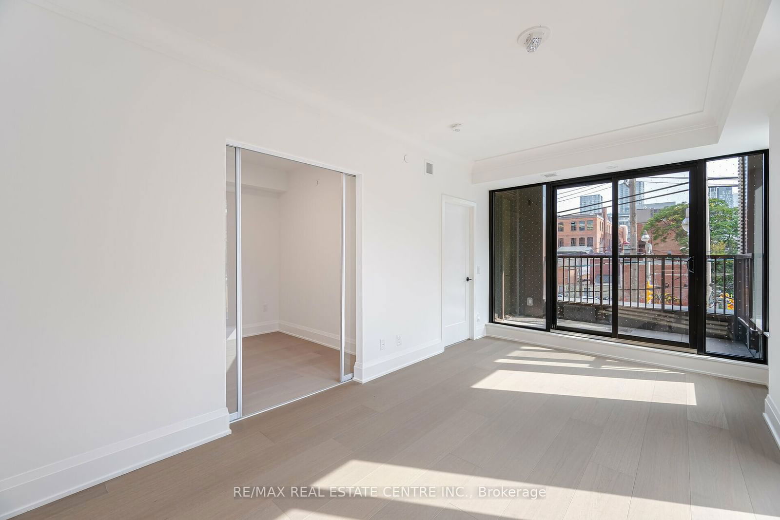 123 Portland St, unit 210 for rent - image #15