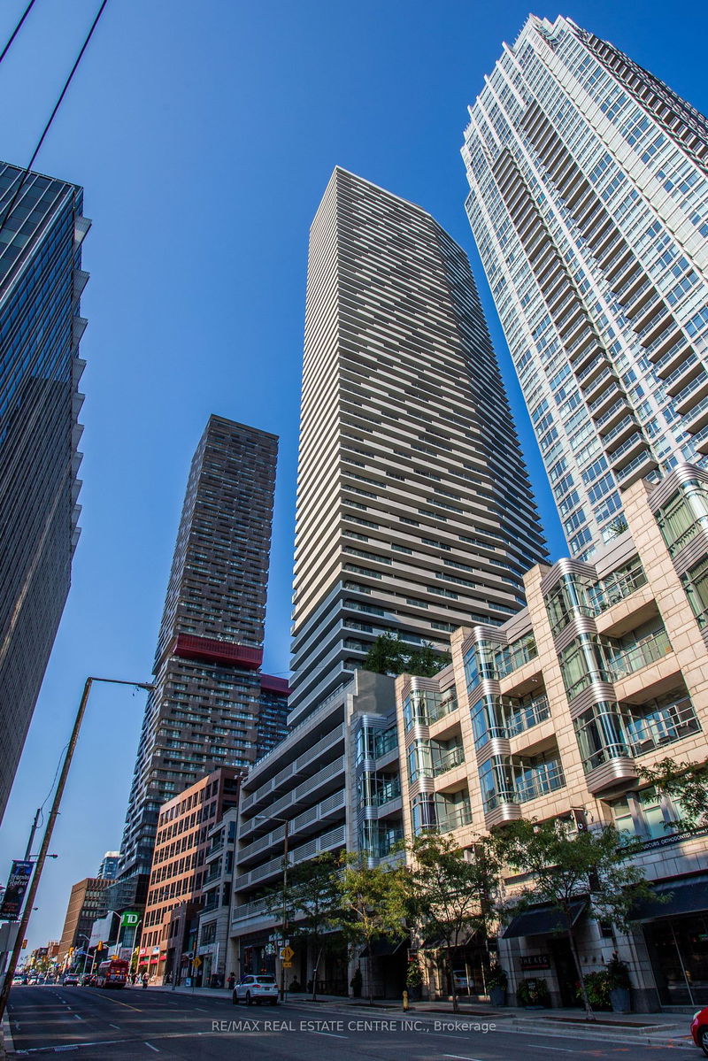 2221 Yonge St, unit 1910 for sale - image #1