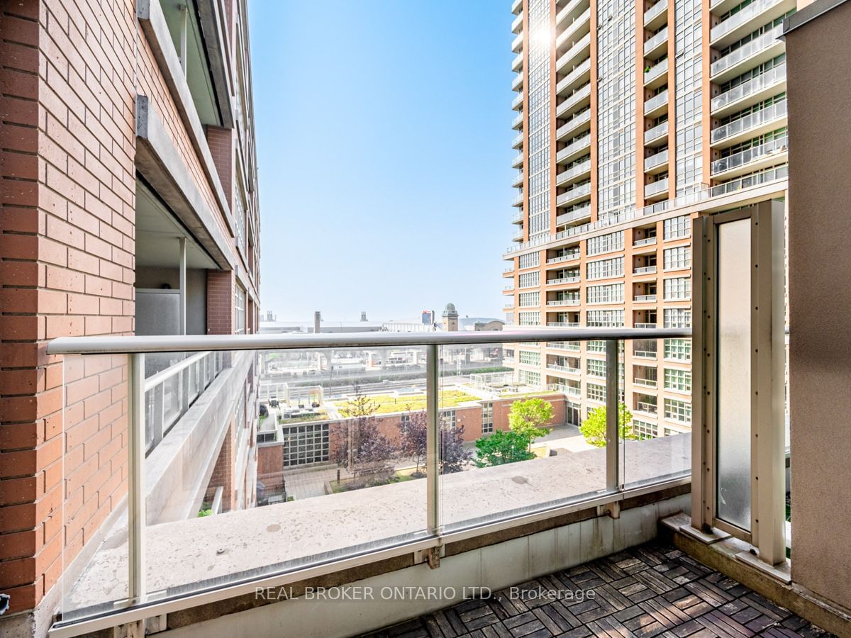 65 East Liberty St, unit 711 for rent - image #24