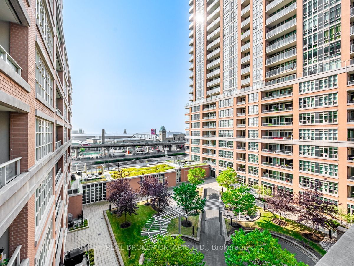 65 East Liberty St, unit 711 for rent - image #26