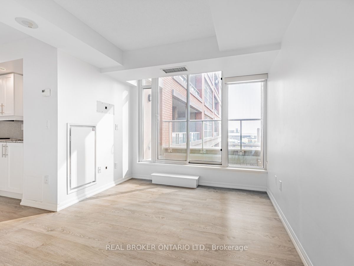 65 East Liberty St, unit 711 for rent - image #8