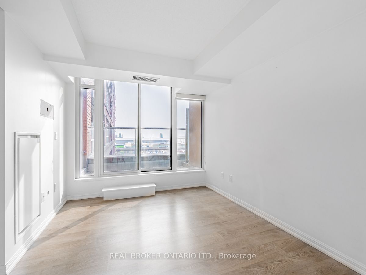 65 East Liberty St, unit 711 for rent - image #9