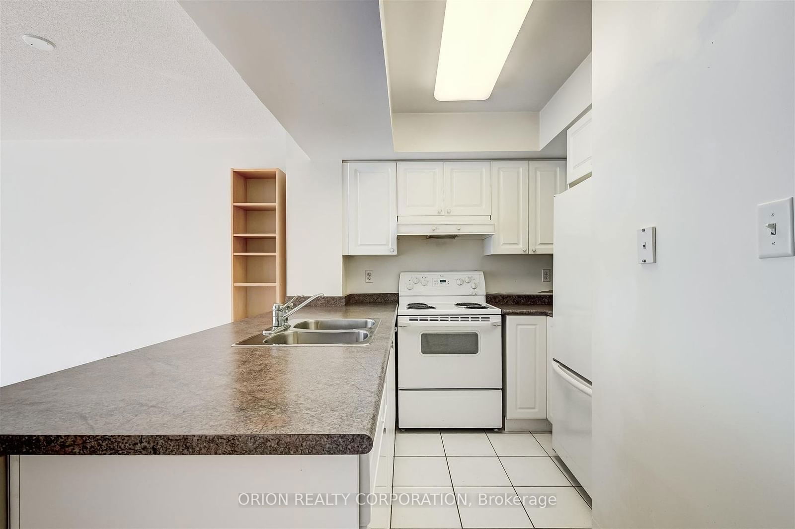 253 Merton St, unit 502 for sale - image #7