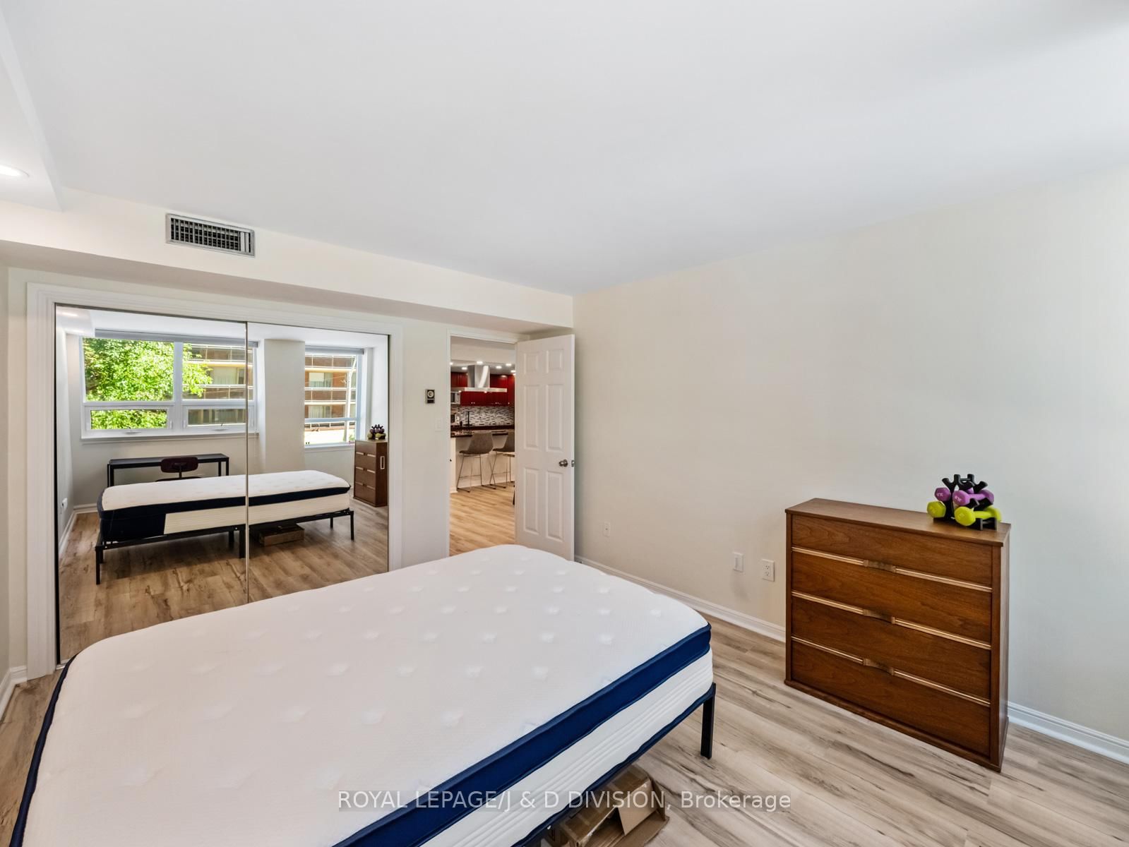 71 Charles St E, unit 205 for rent - image #21