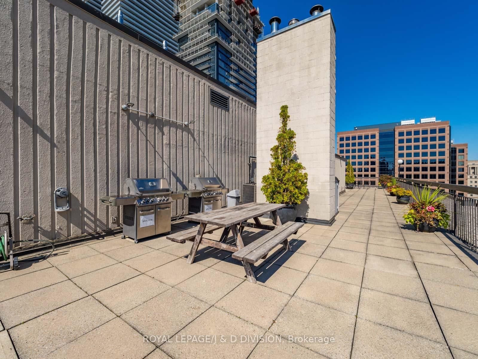 71 Charles St E, unit 205 for rent - image #28