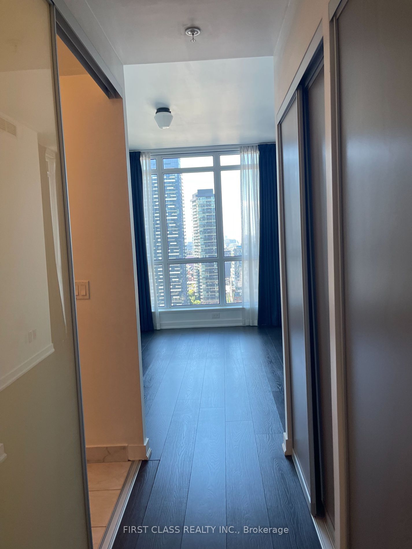 199 Richmond St W, unit 2706 for rent