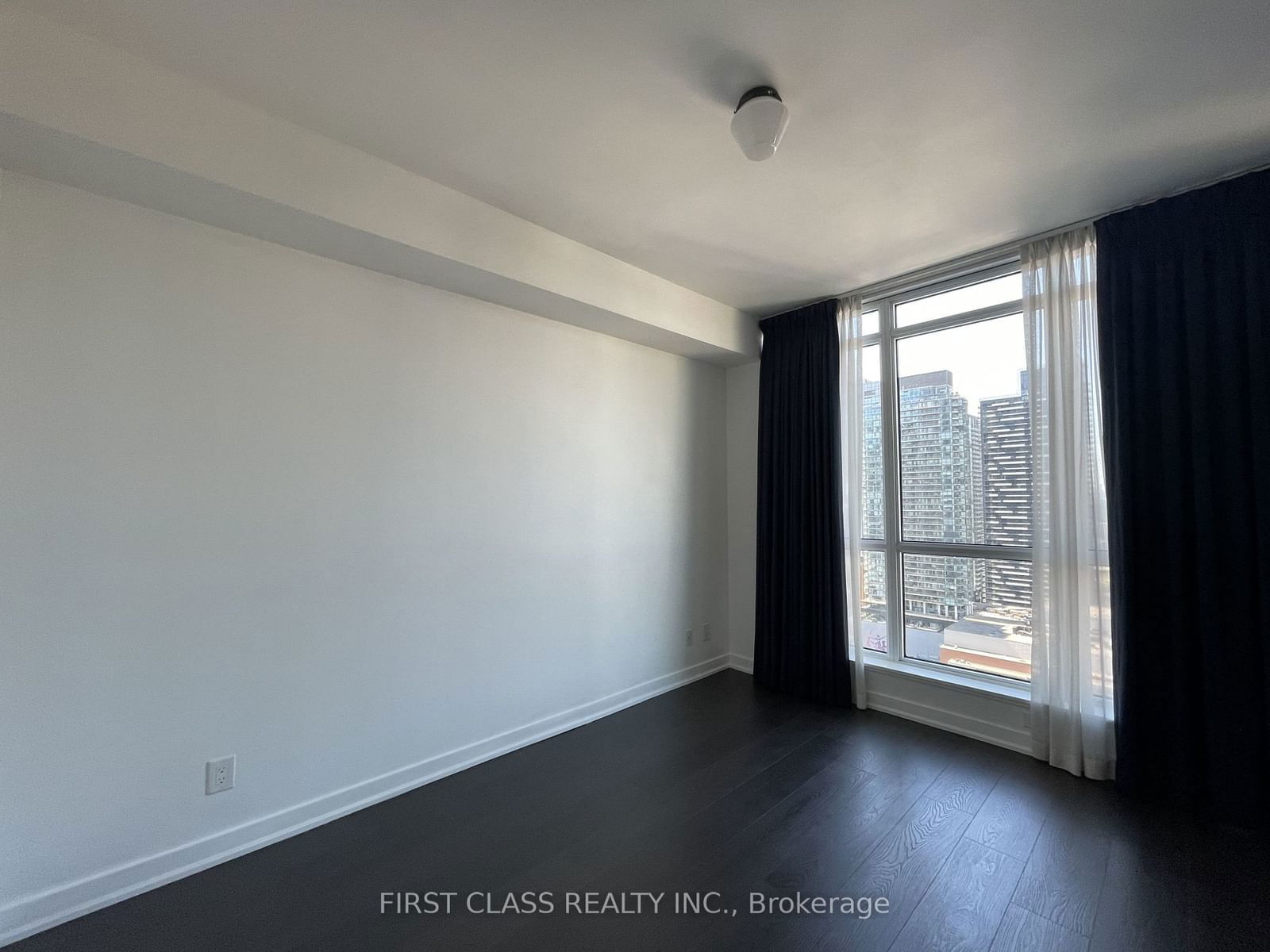 199 Richmond St W, unit 2706 for rent