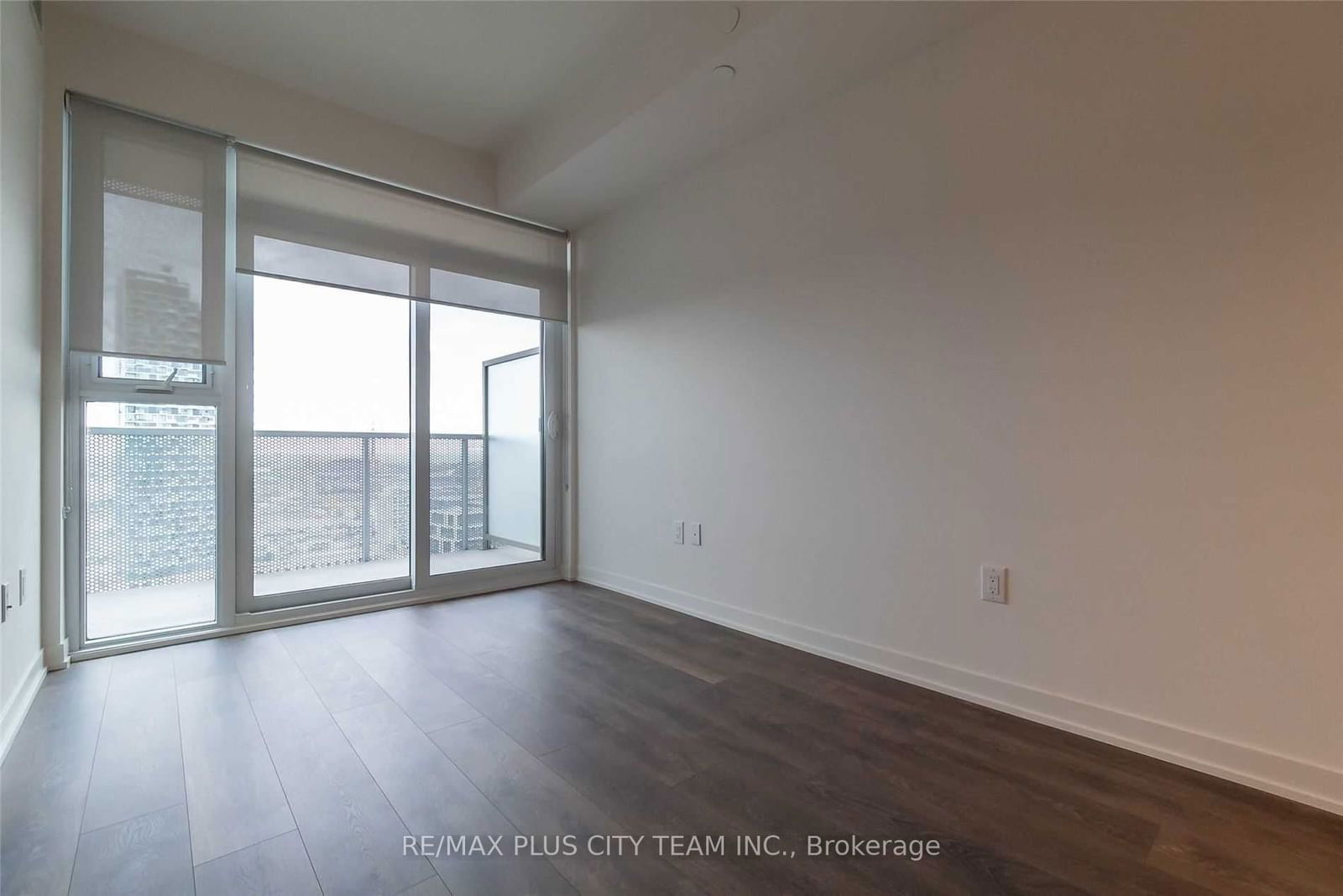 20 Richardson St, unit 2401 for rent - image #4