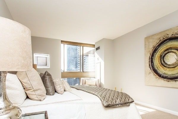 278 Bloor St E, unit 1906 for rent