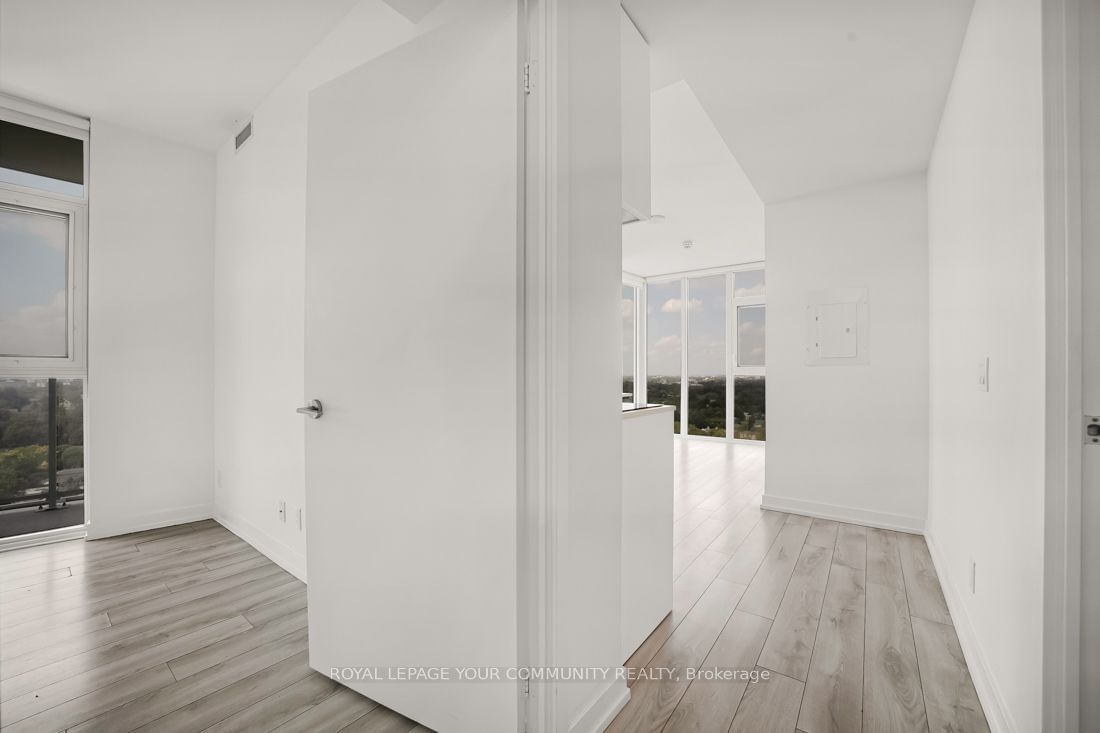 33 Helendale Ave, unit 1612 for rent - image #3