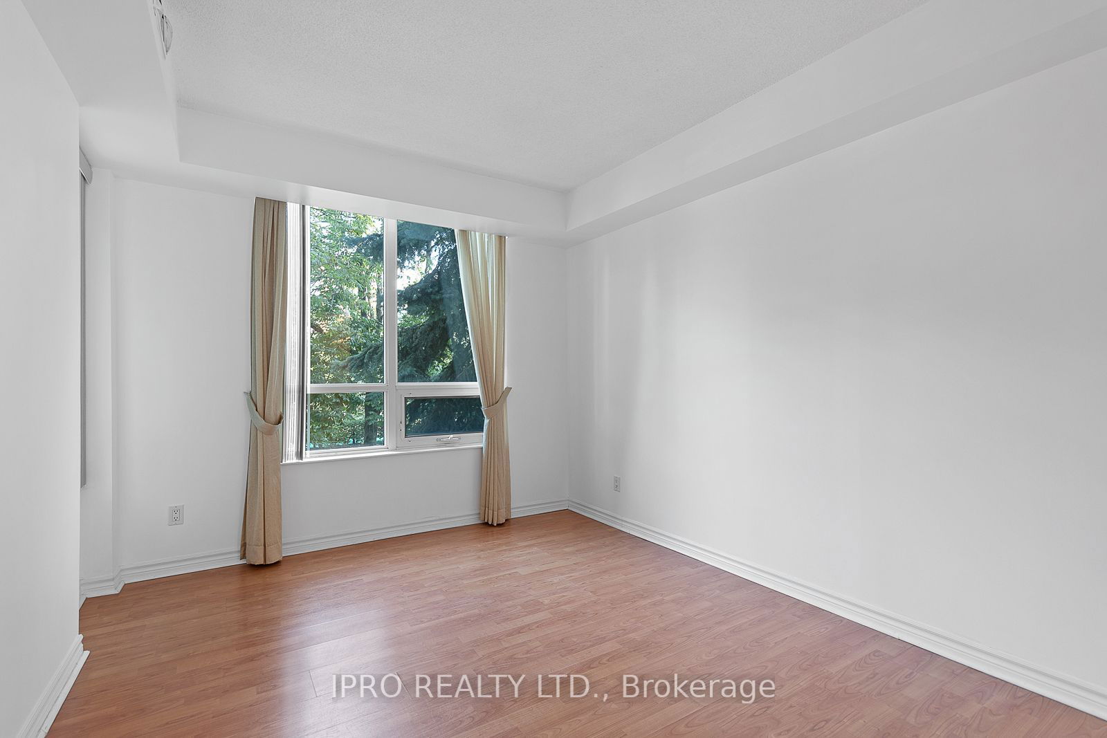 28 William Carson Cres, unit 202 for rent - image #17