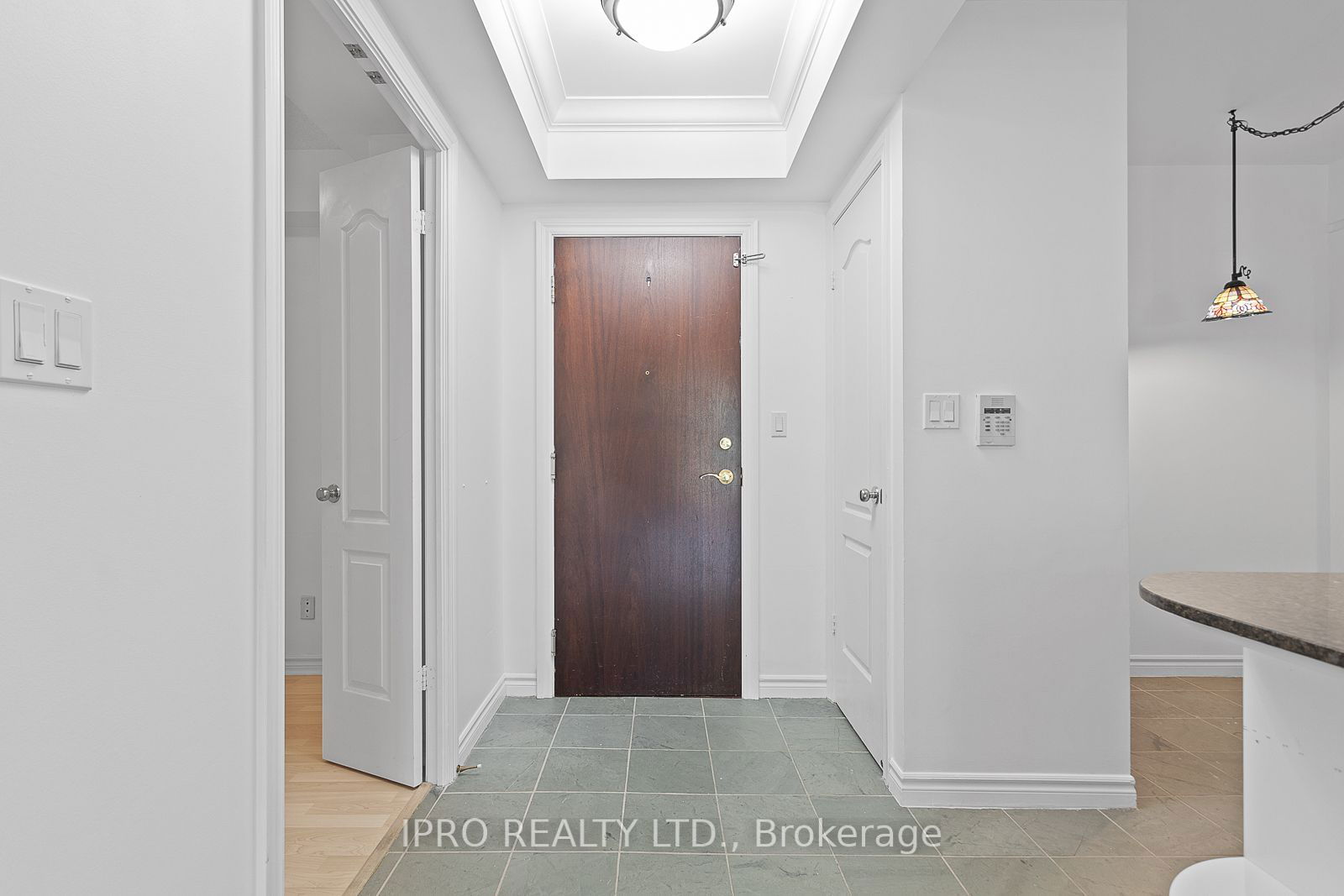 28 William Carson Cres, unit 202 for rent - image #3