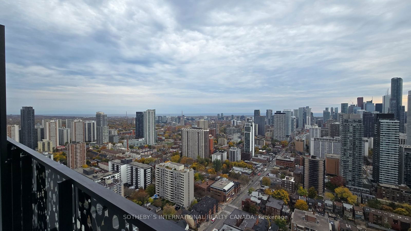 55 Charles St E, unit 3704 for rent