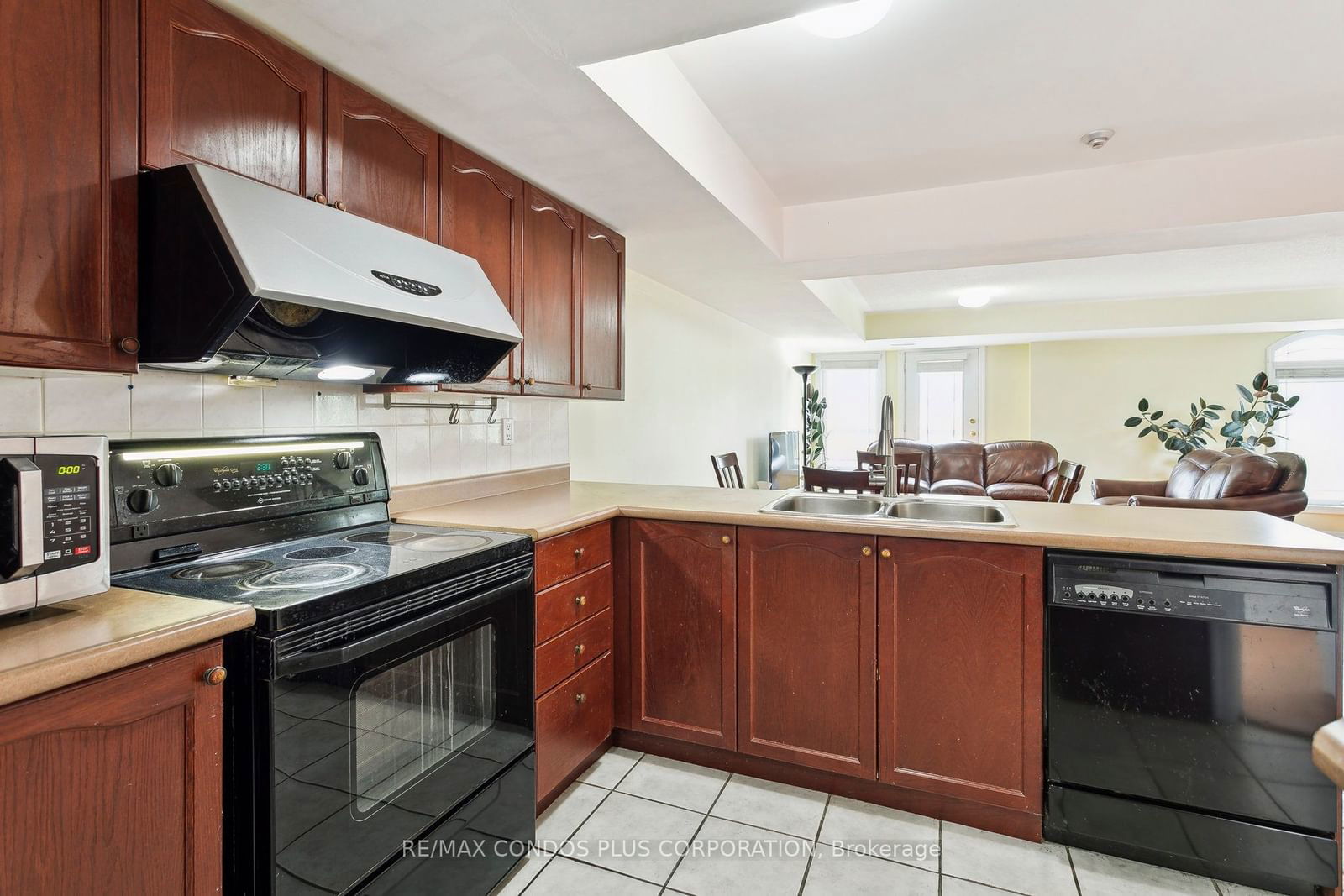 118 Finch Ave W, unit 20 for sale - image #6