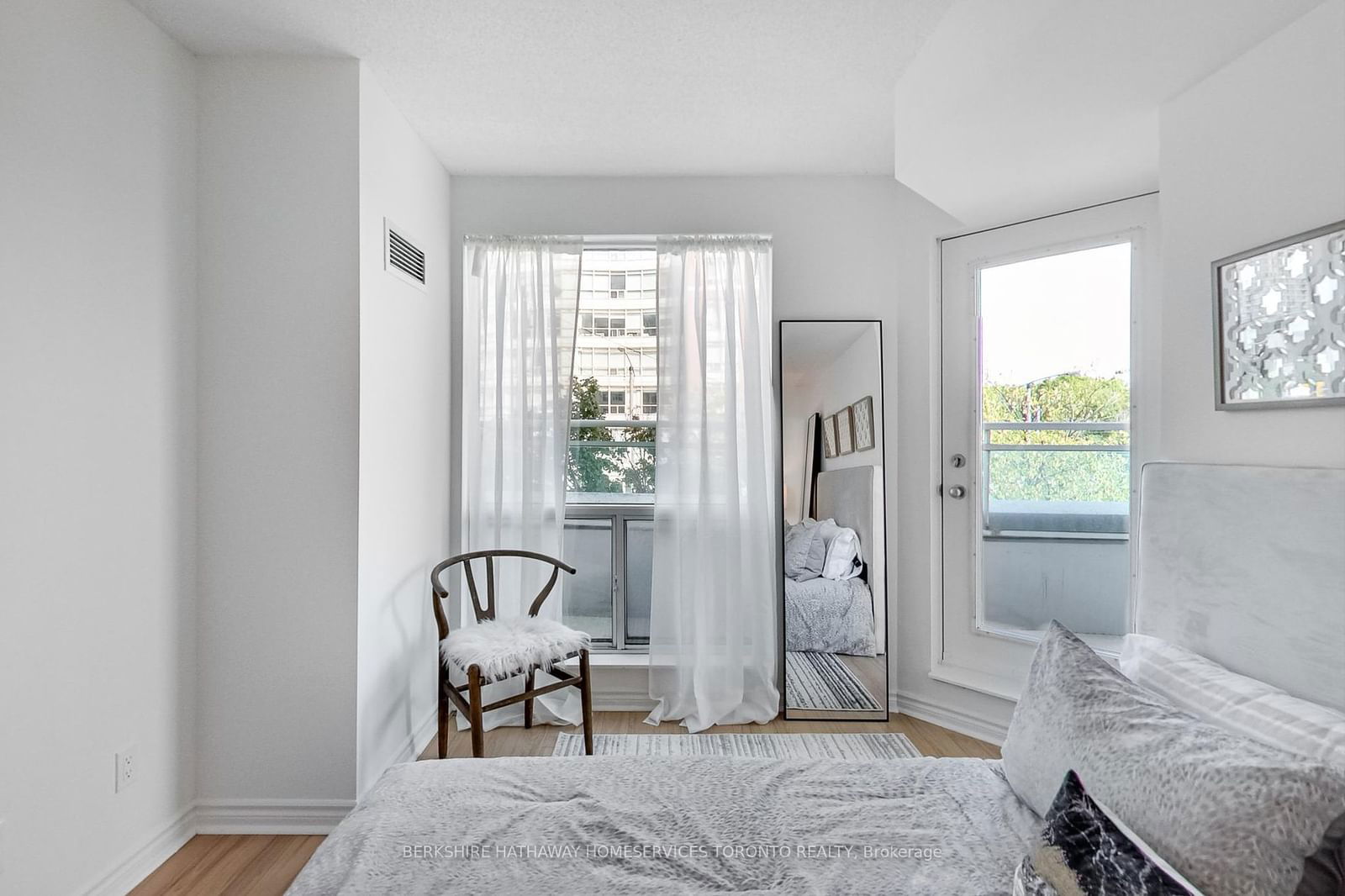 600 Queens Quay W, unit 209 for sale - image #25