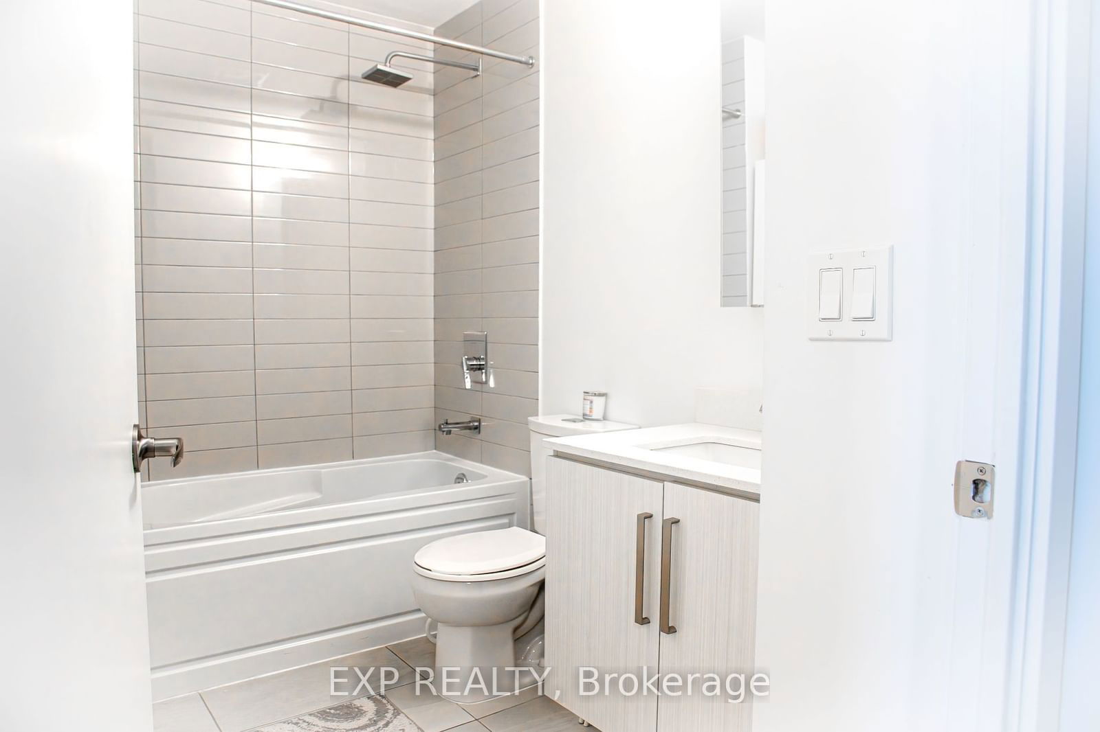 5180 Yonge St, unit 2010 for rent - image #7