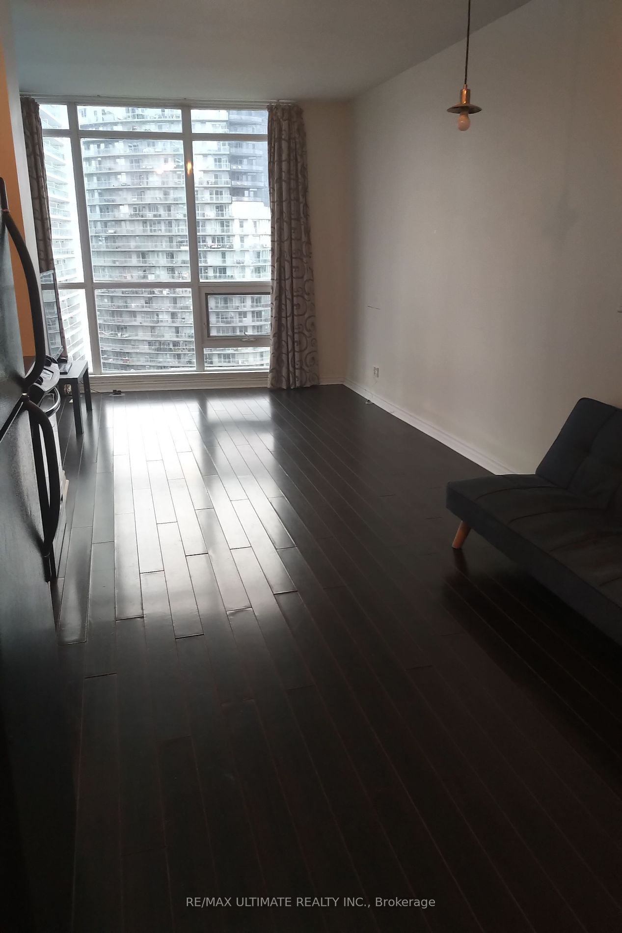 600 Fleet St N, unit 2102 for rent