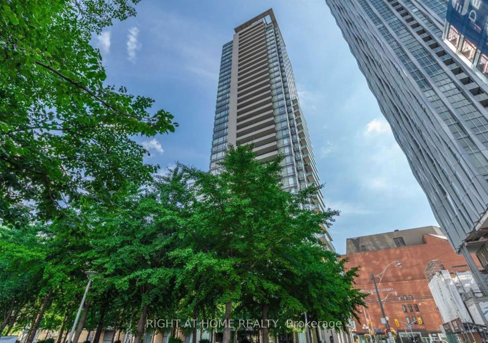 18 Yorkville Ave, unit 3404 for sale