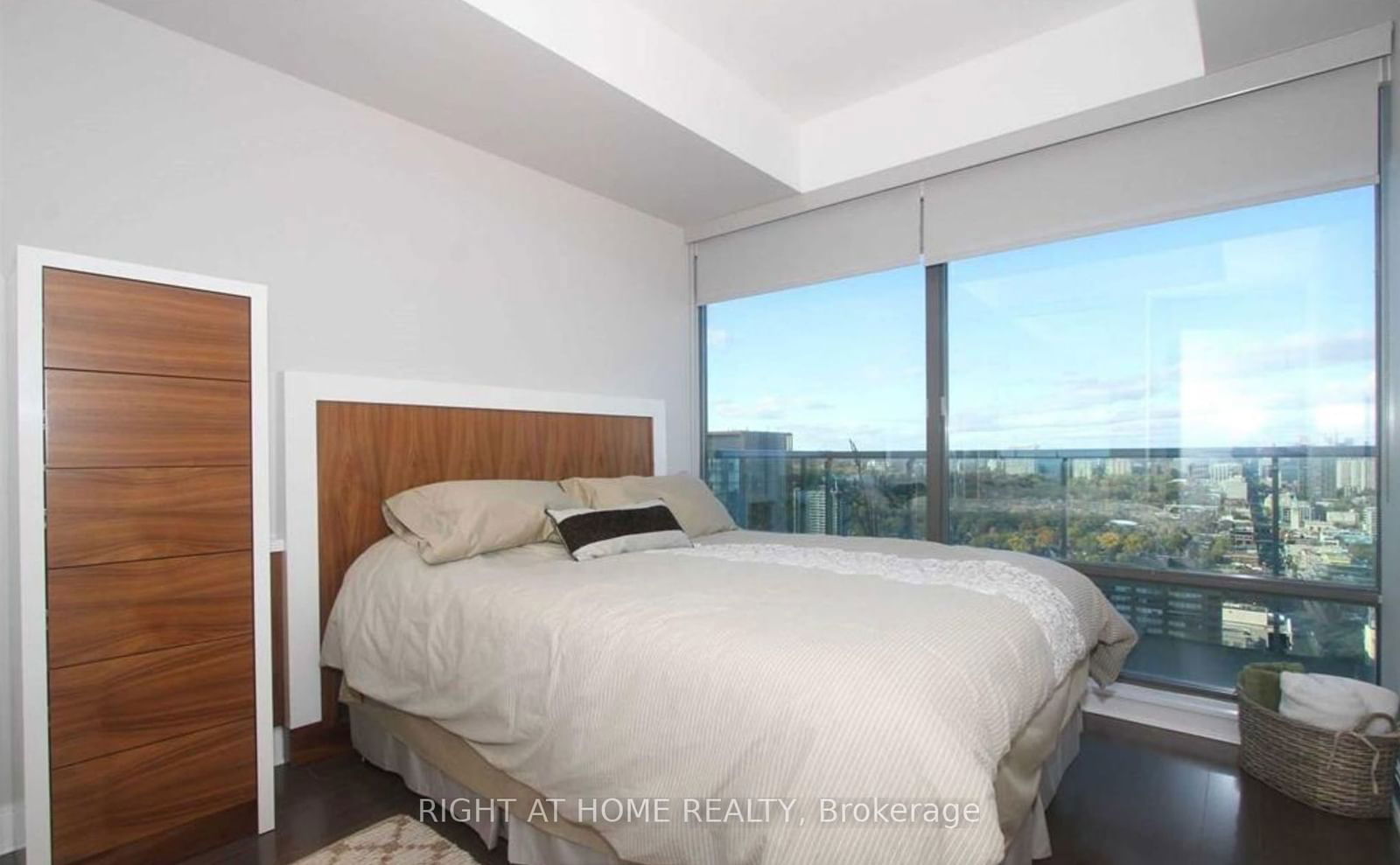 18 Yorkville Ave, unit 3404 for sale - image #6