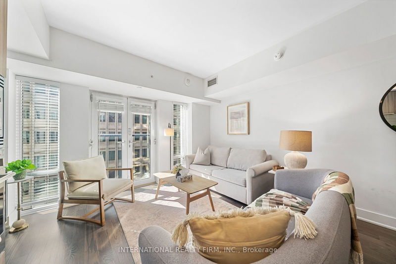 955 Bay St, unit 617 for sale - image #1