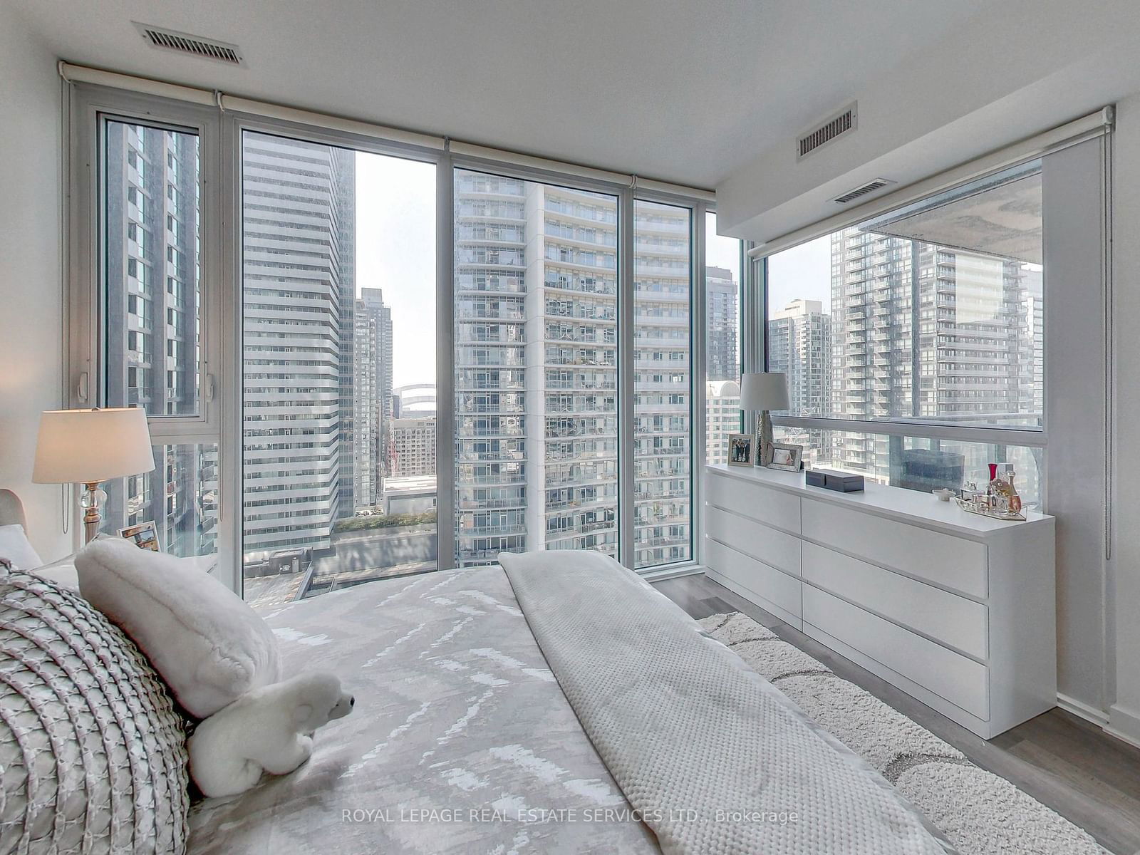 290 Adelaide St W, unit 2111 for rent - image #23