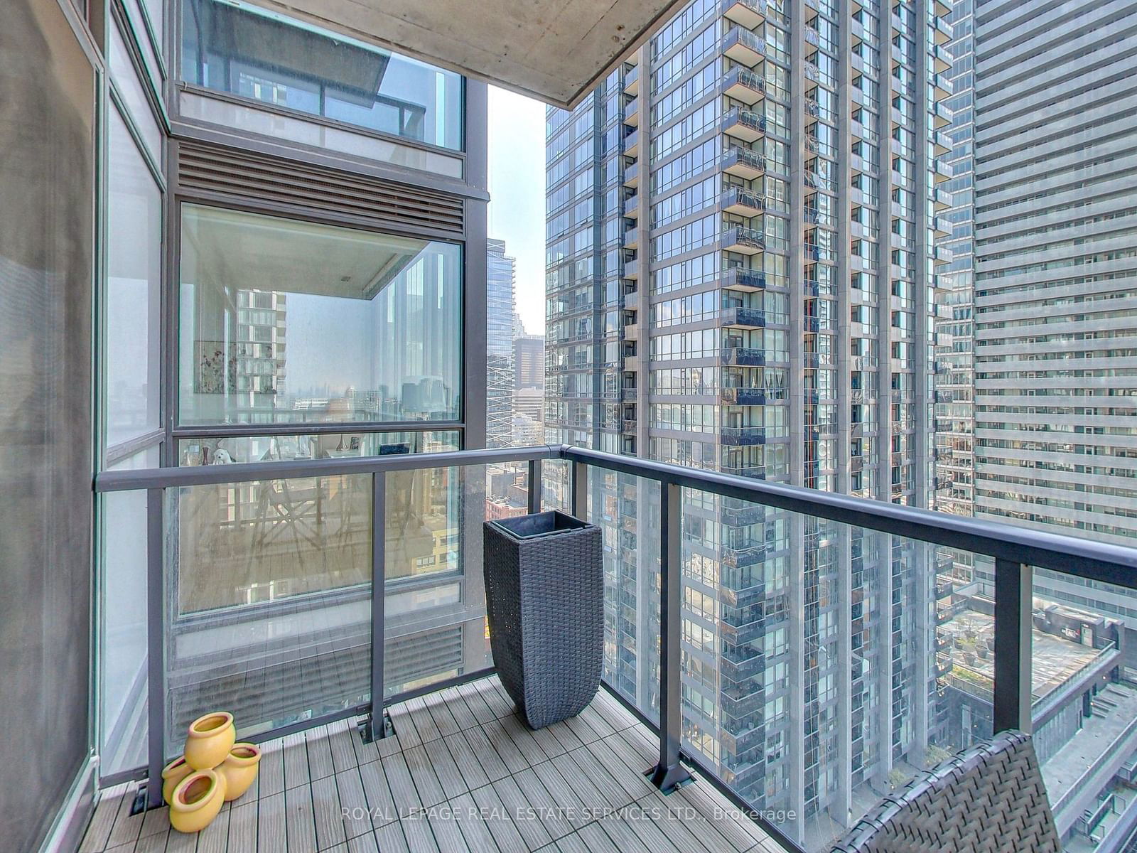 290 Adelaide St W, unit 2111 for rent - image #32