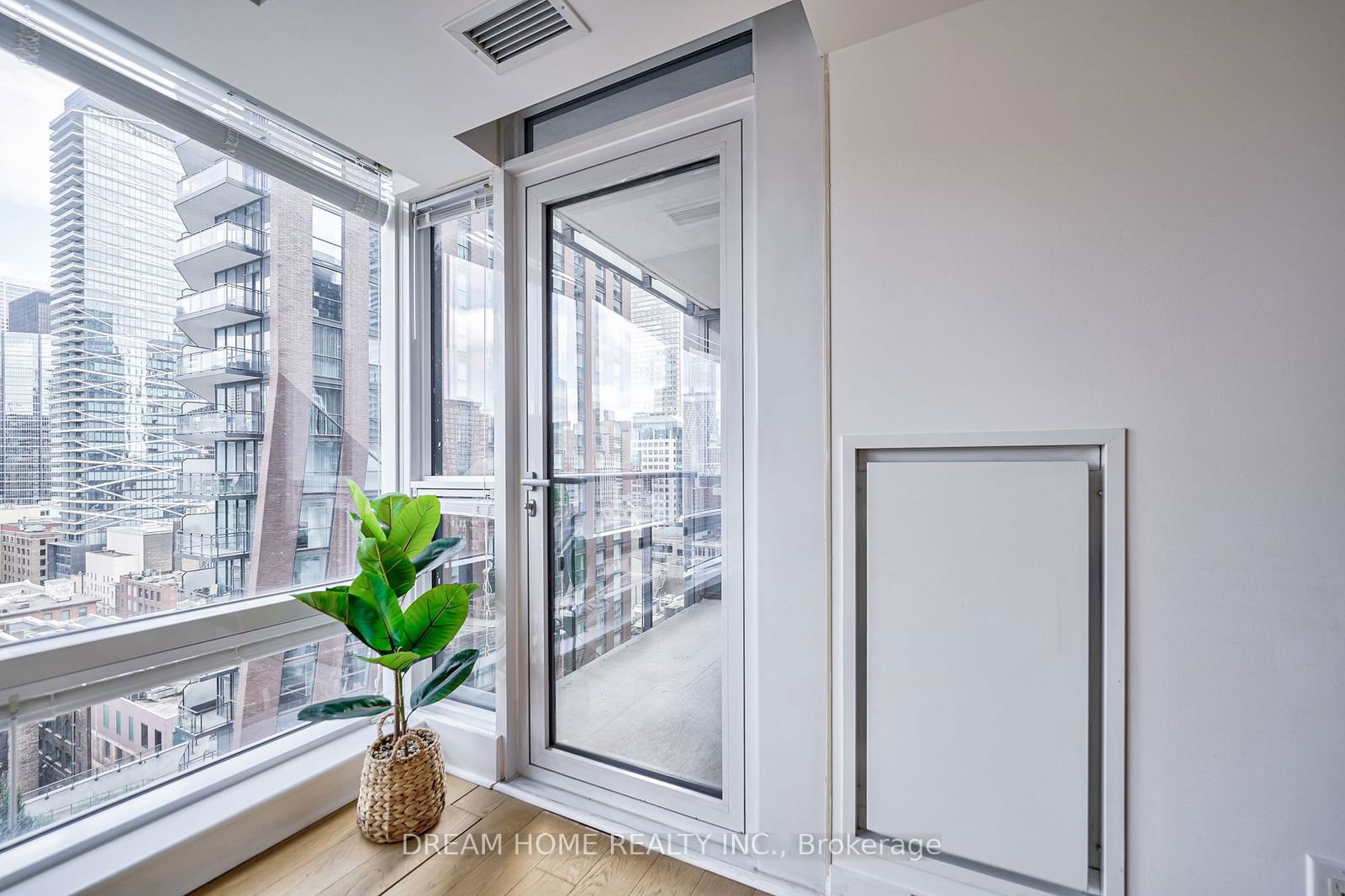 295 Adelaide St W, unit 1505 for sale - image #5