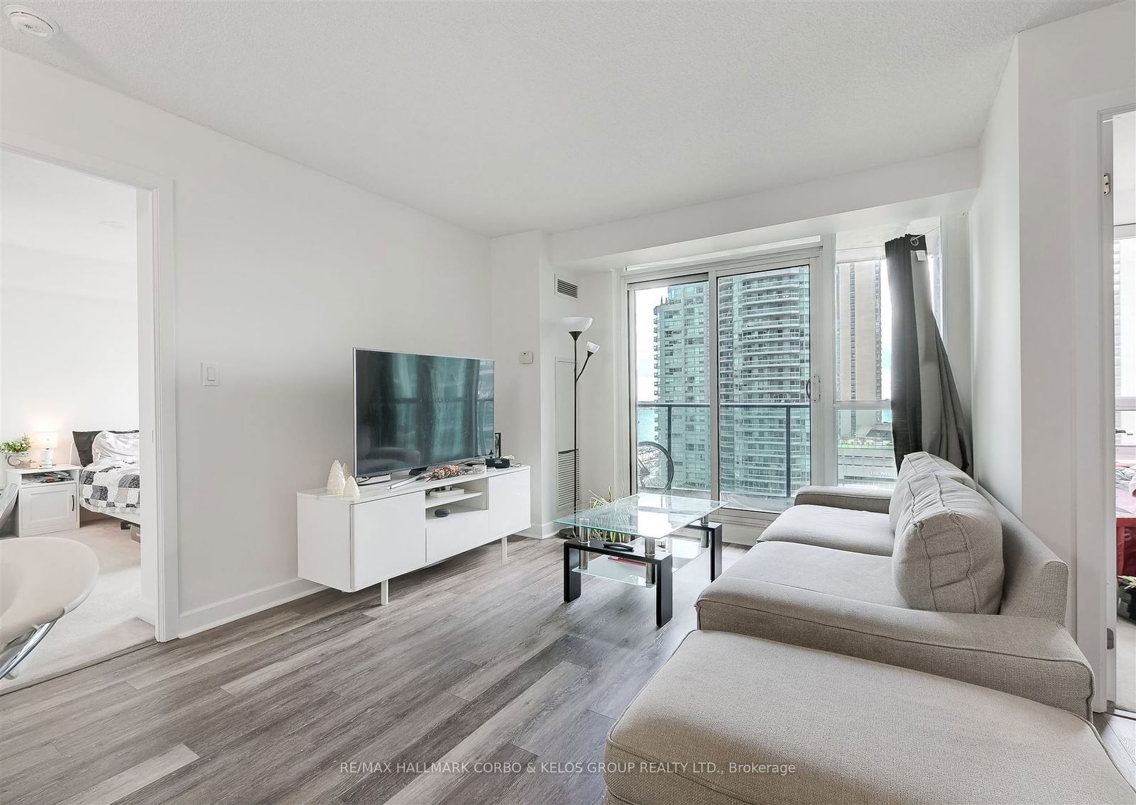 18 Harbour St, unit 1209 for sale