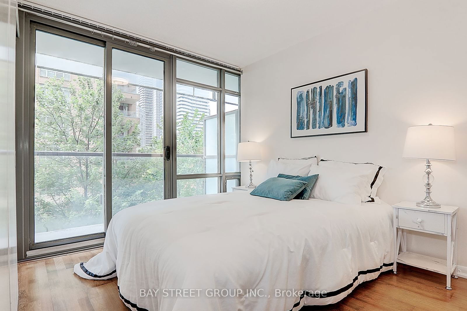 37 Grosvenor St, unit 306 for sale - image #23