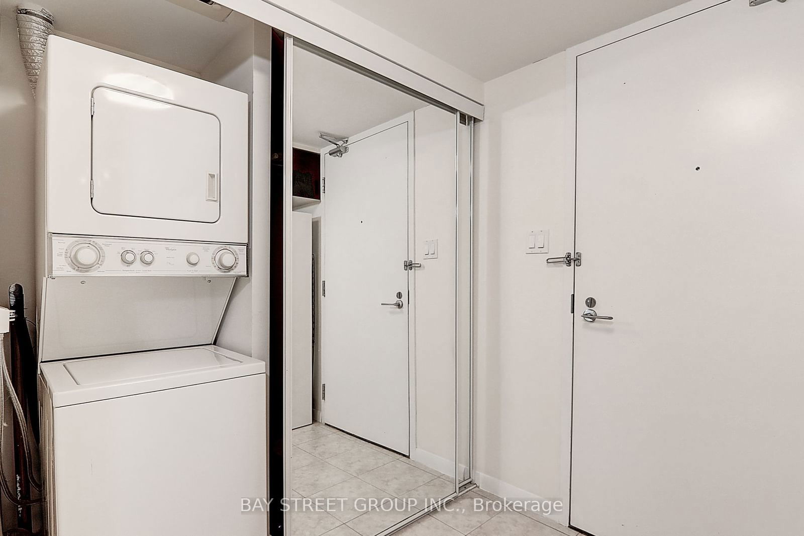 37 Grosvenor St, unit 306 for sale - image #29