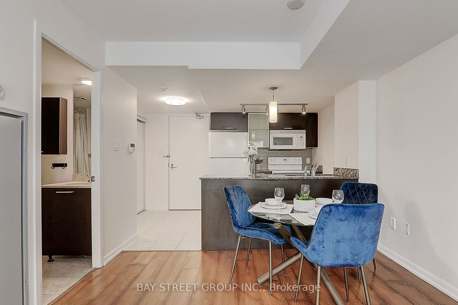 37 Grosvenor St, unit 306 for sale - image #7