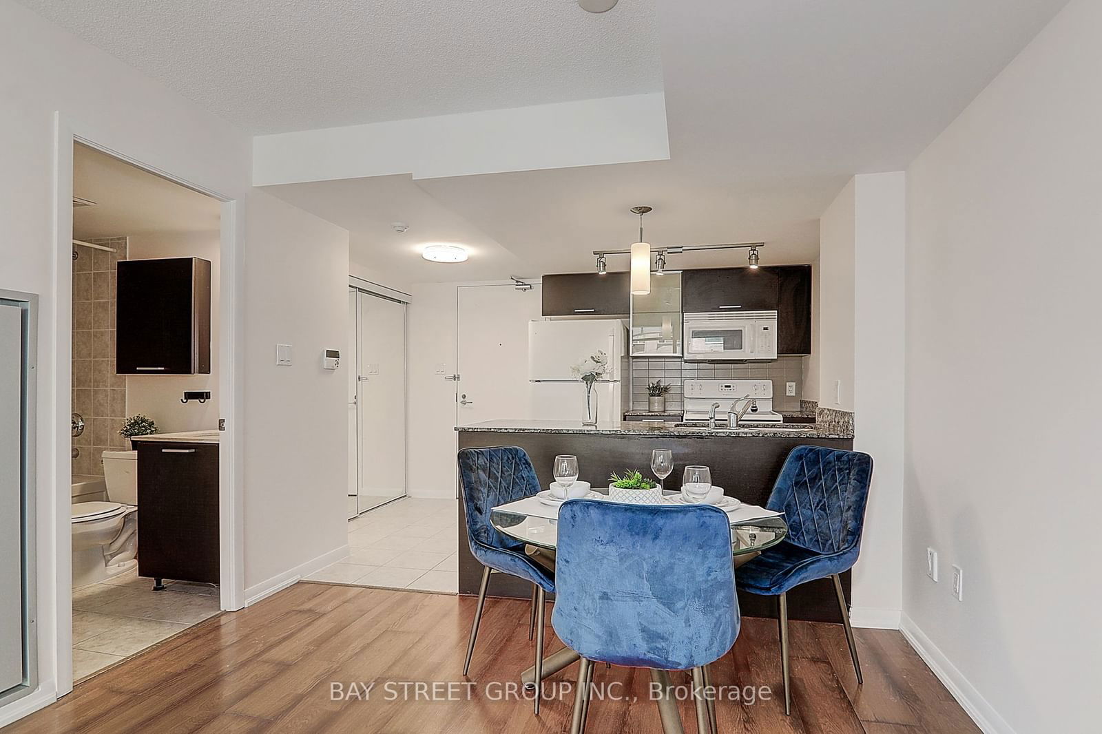 37 Grosvenor St, unit 306 for sale - image #8