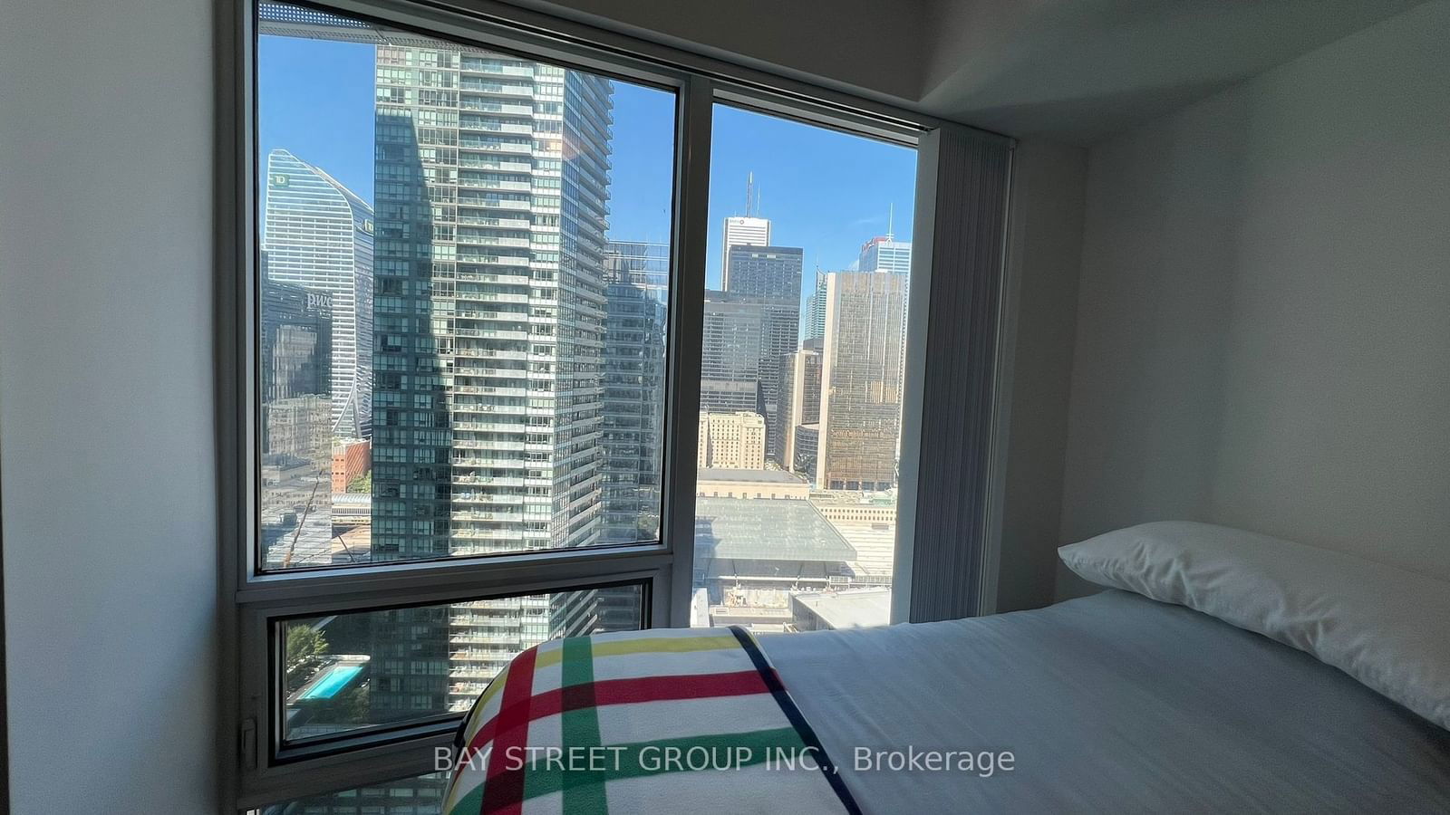 100 Harbour St, unit 3302 for rent