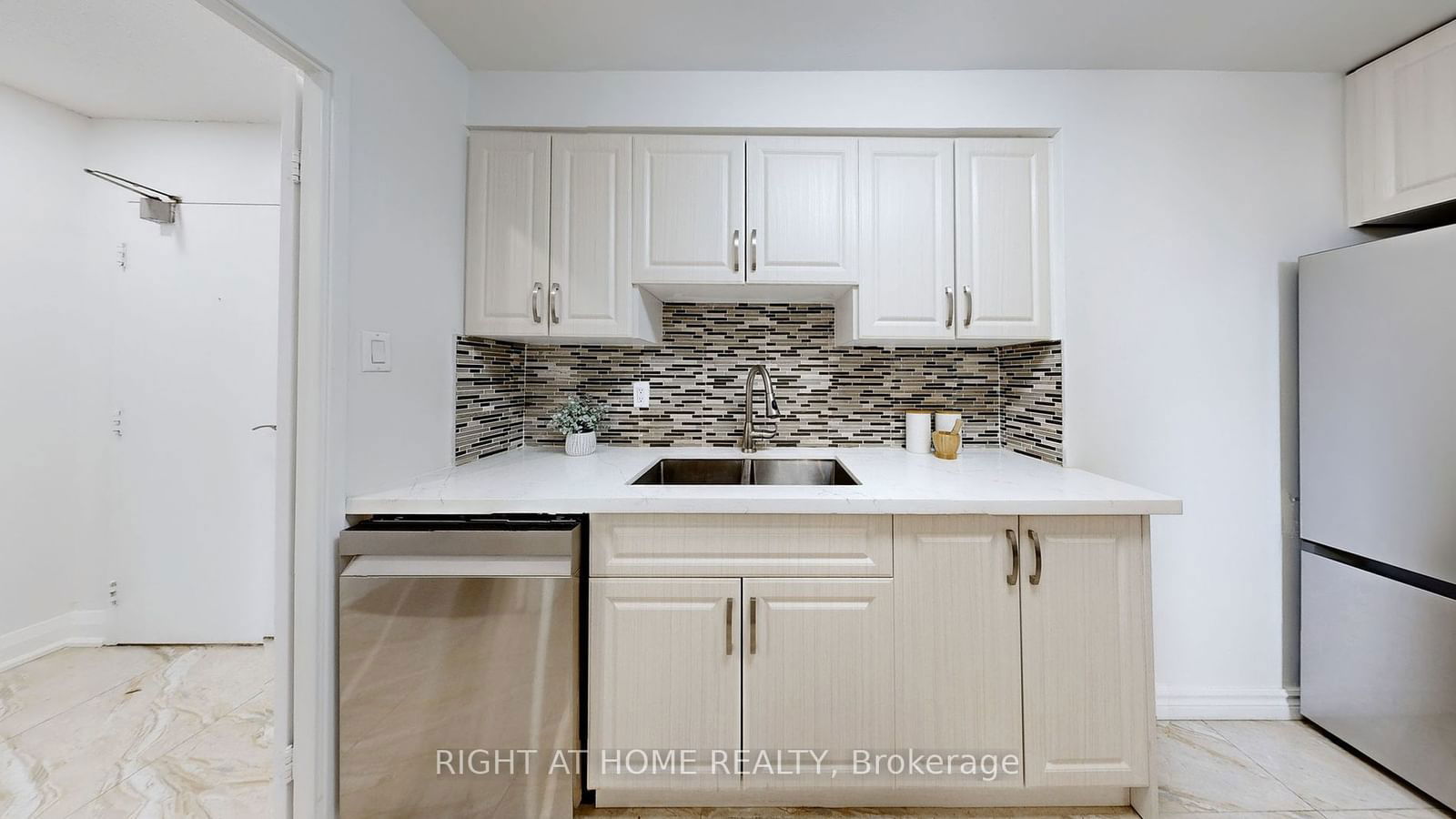 4005 Don Mills Rd, unit 340 for sale - image #12