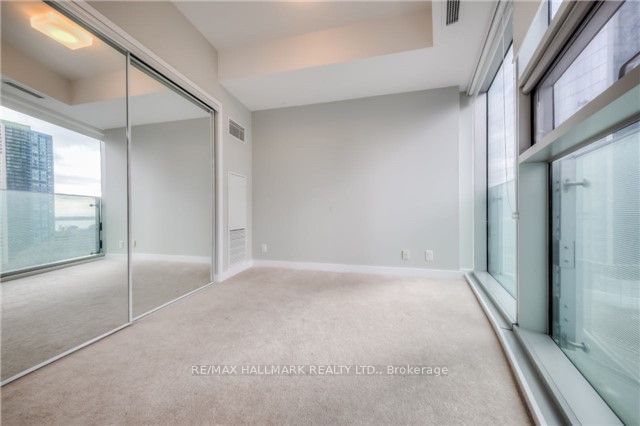 14 York St, unit 1005 for rent - image #8