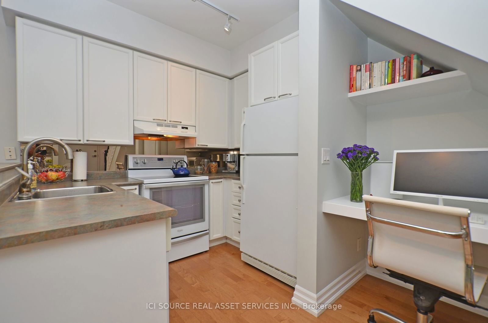 109 Front St E, unit 121 for rent - image #3