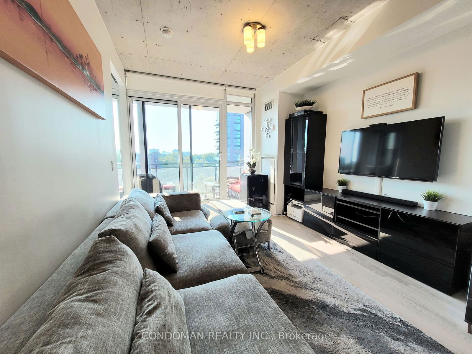 20 Minowan Miikan Lane, unit 618 for rent - image #4