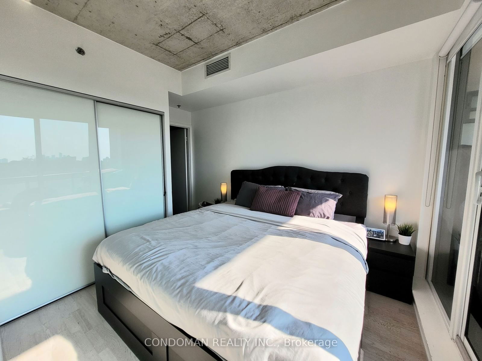 20 Minowan Miikan Lane, unit 618 for rent - image #8