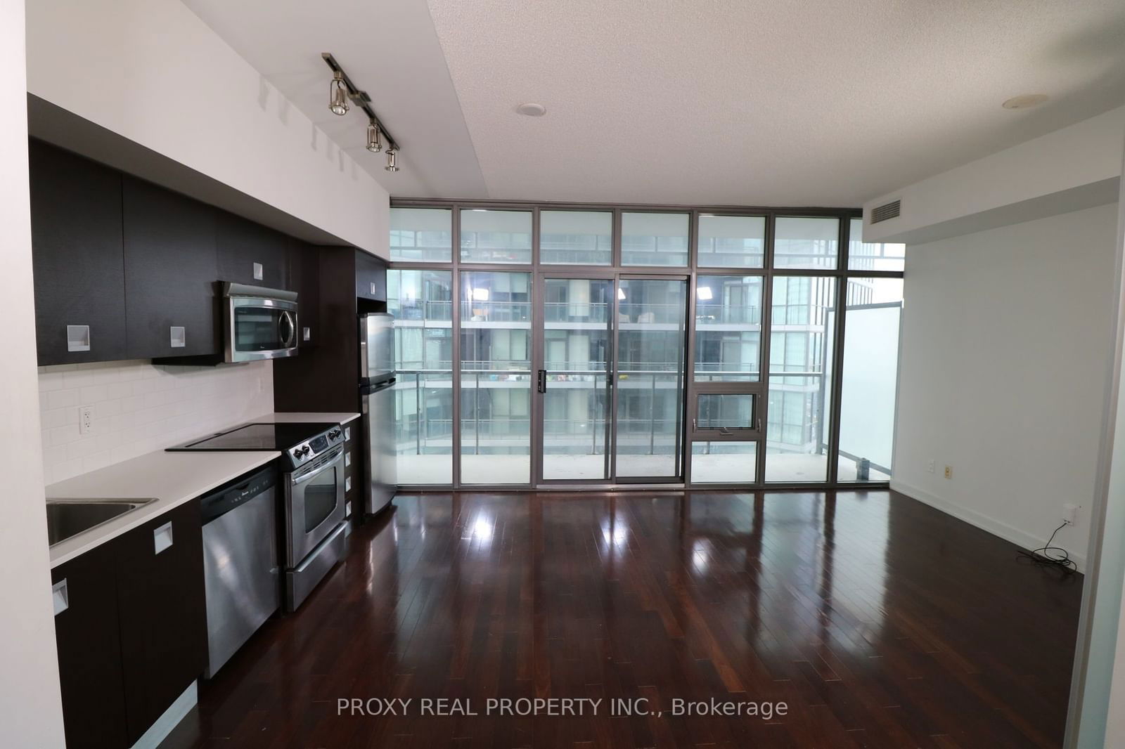 33 Charles St E, unit 3509 for rent