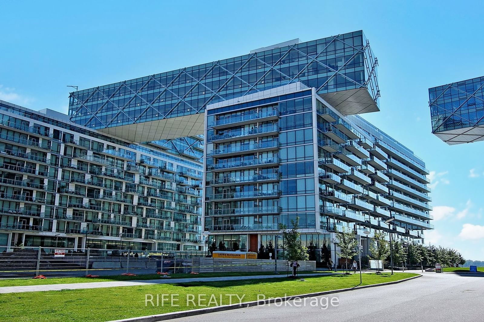 39 Queens Quay E, unit 1208 for rent - image #38